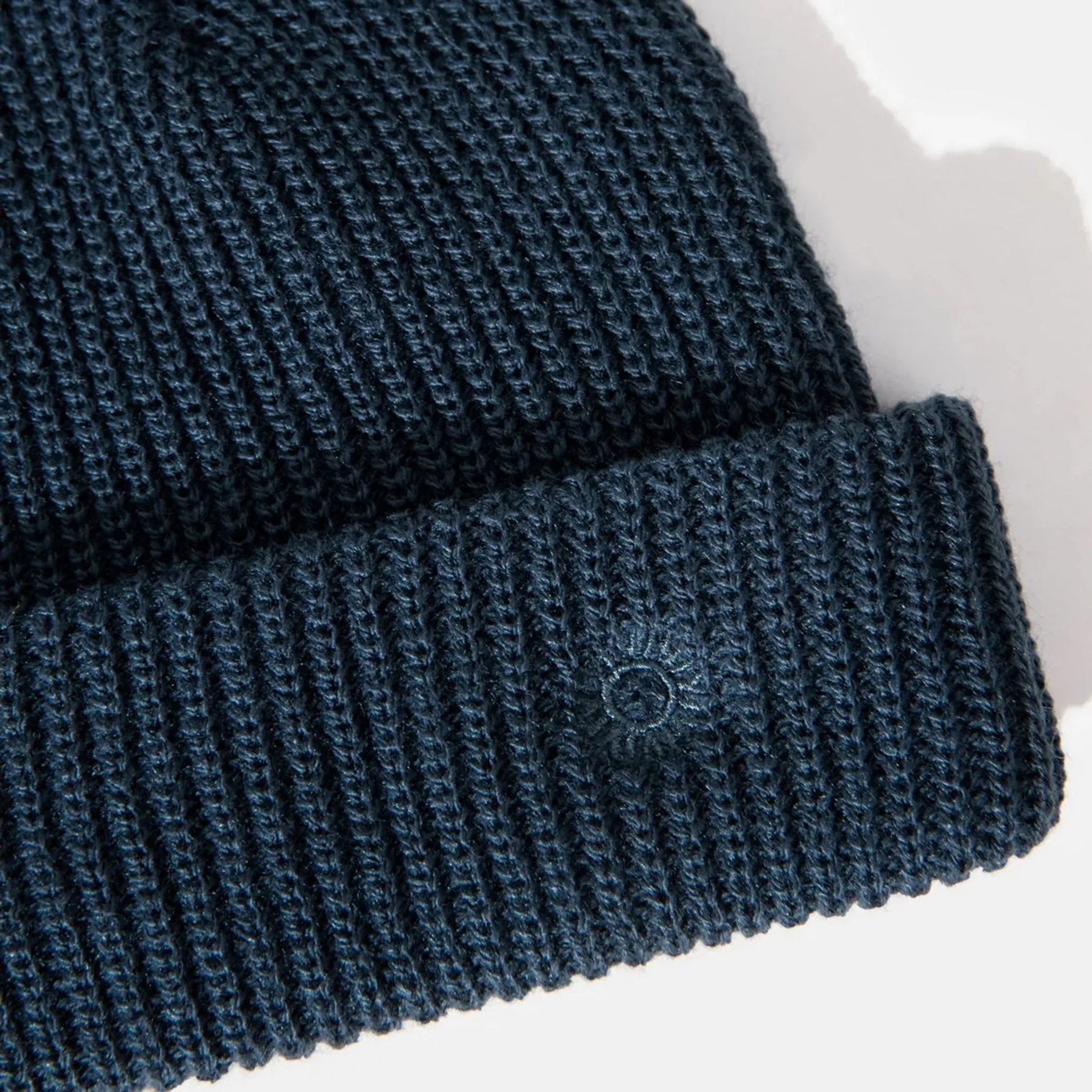 Classic Watch Beanie in Worn Navy